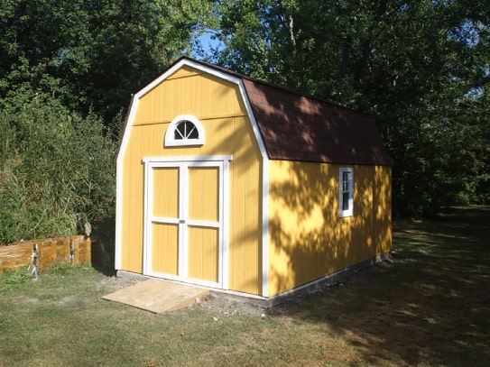 Custom Yellow Muskoka Barn